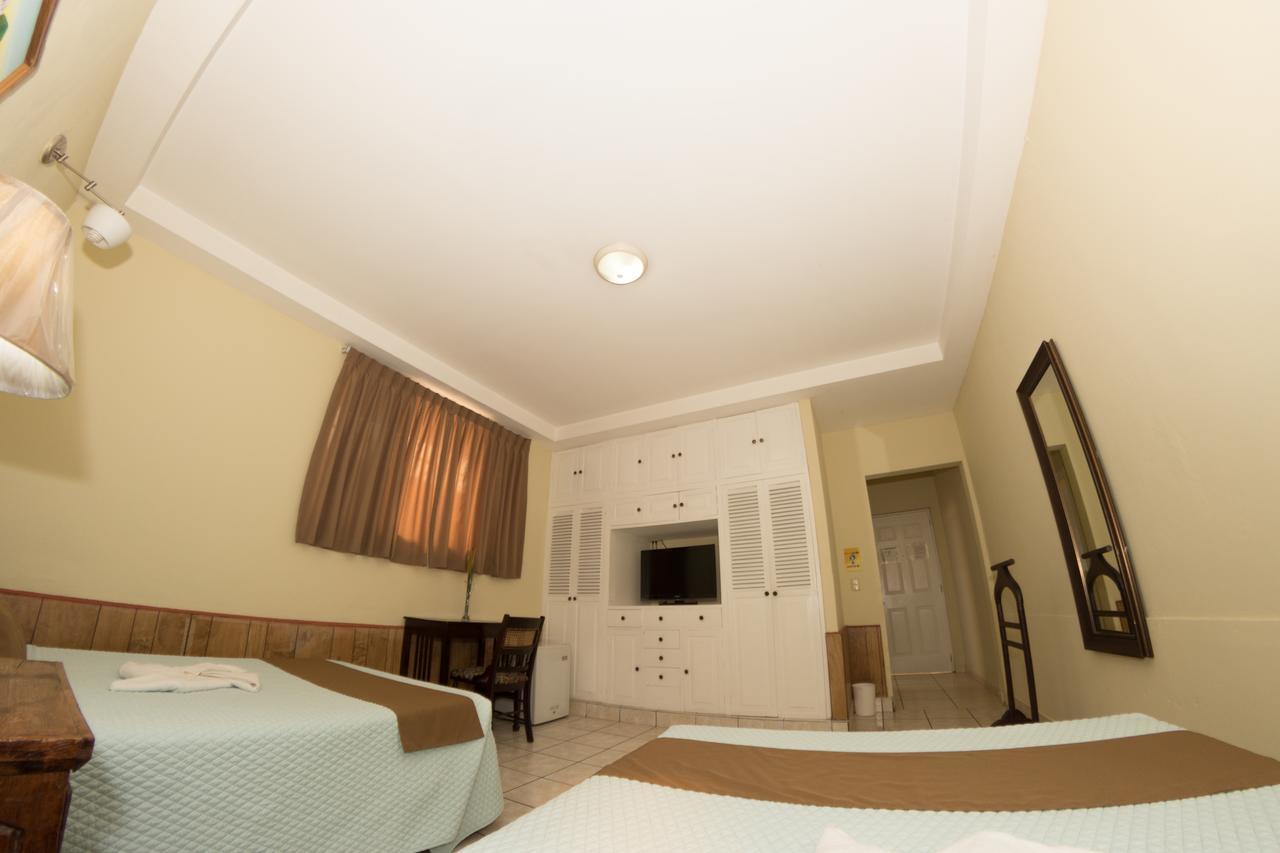 Hotel Meson De Maria Antiguo Cuscatlan Екстер'єр фото