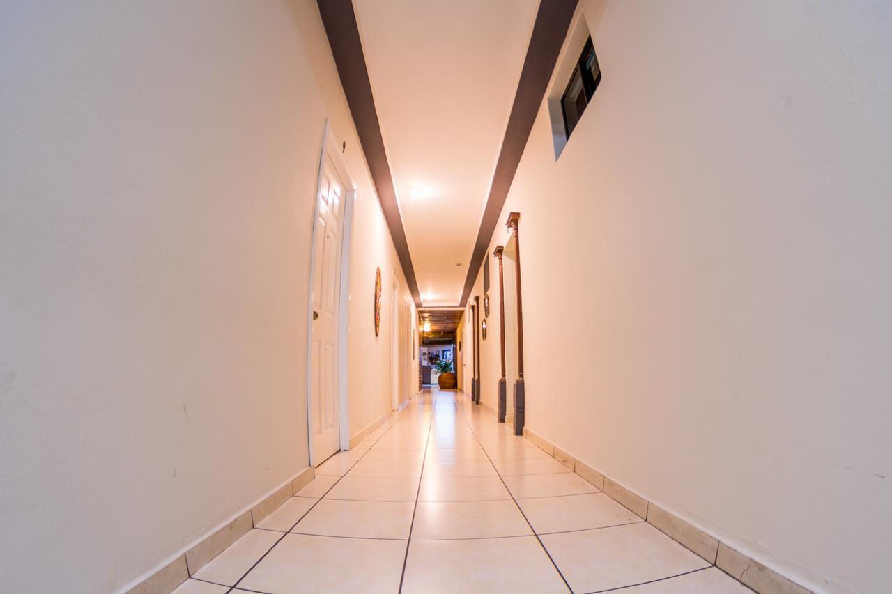 Hotel Meson De Maria Antiguo Cuscatlan Екстер'єр фото
