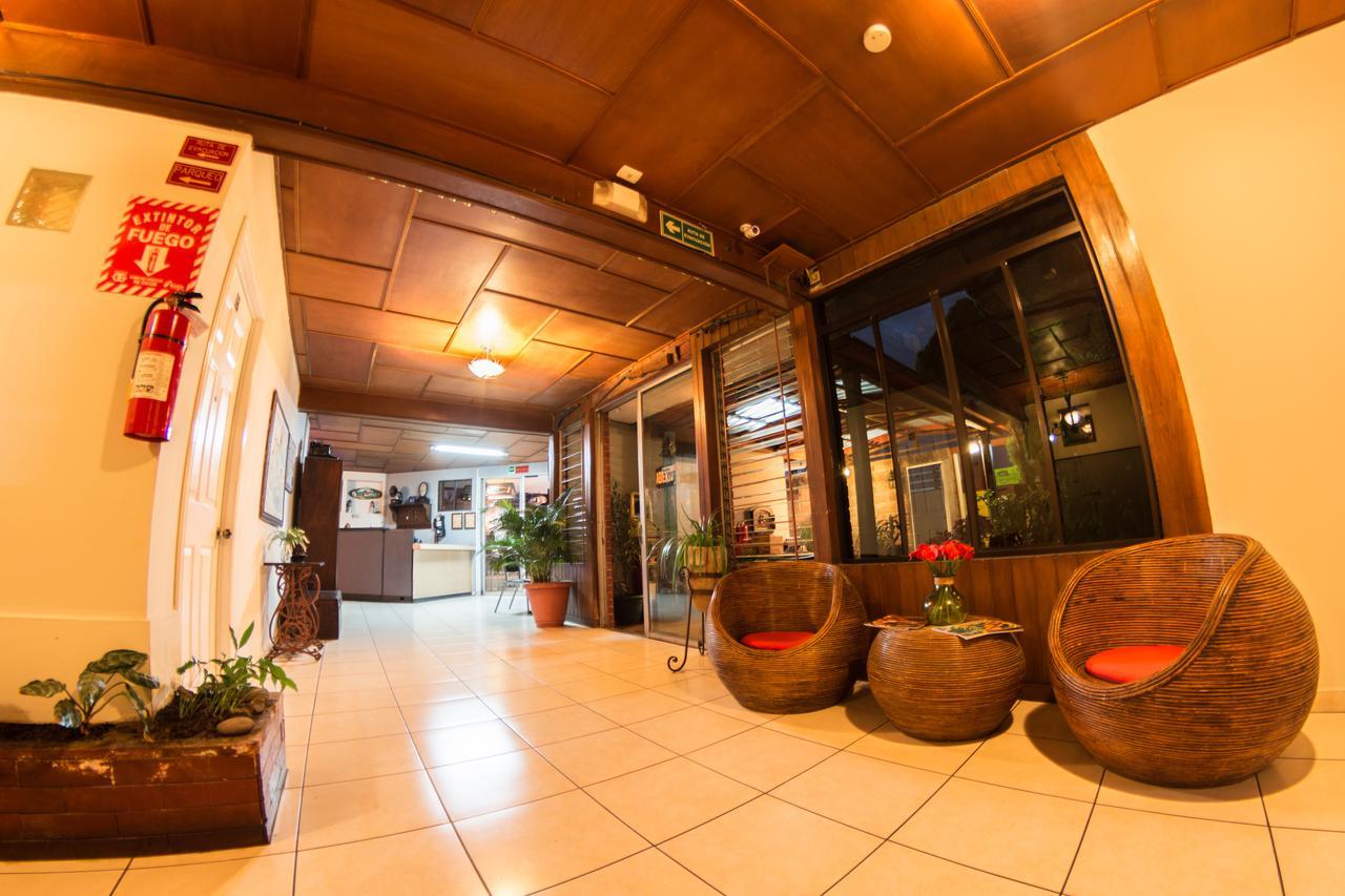 Hotel Meson De Maria Antiguo Cuscatlan Екстер'єр фото