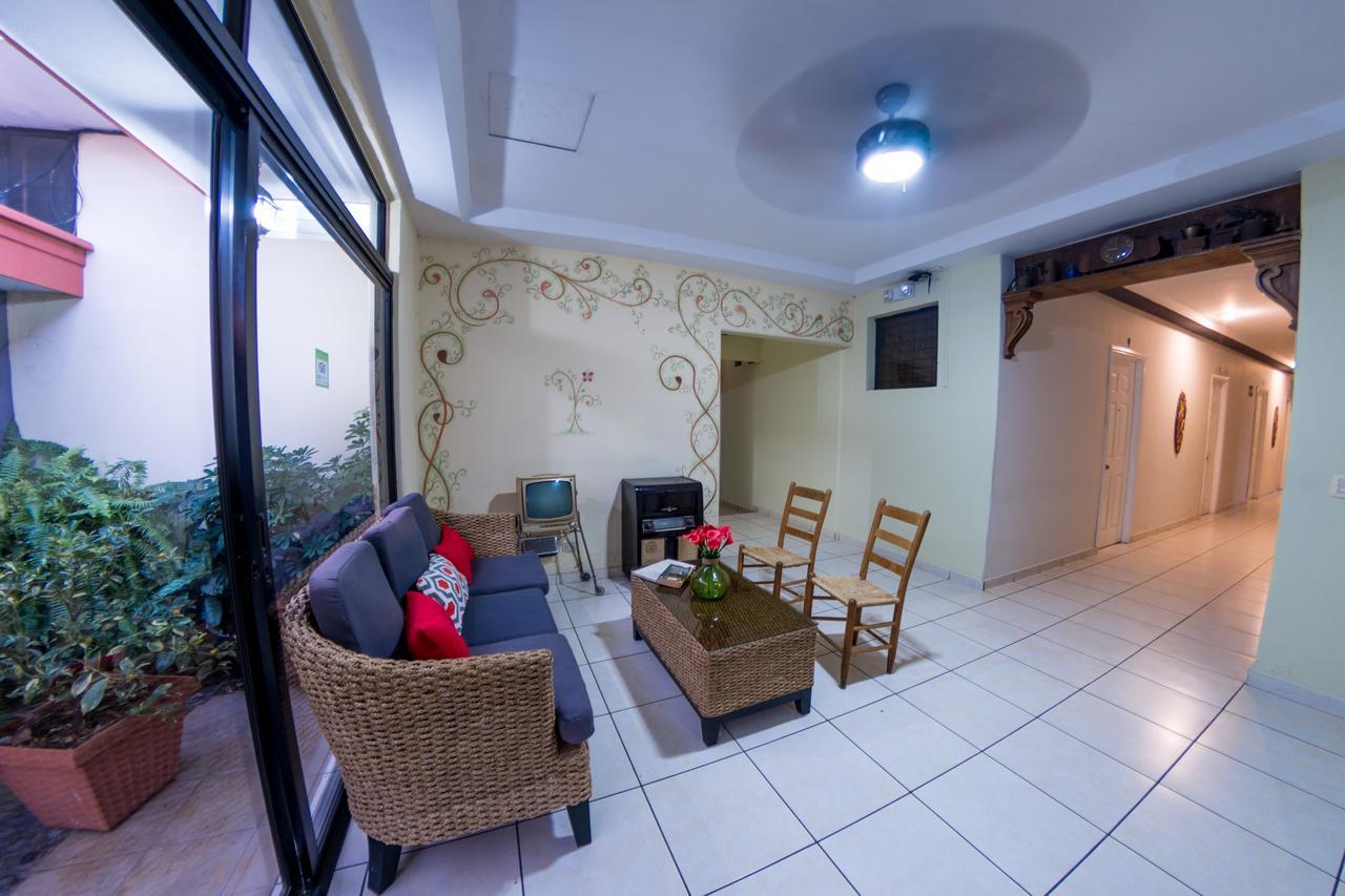 Hotel Meson De Maria Antiguo Cuscatlan Екстер'єр фото