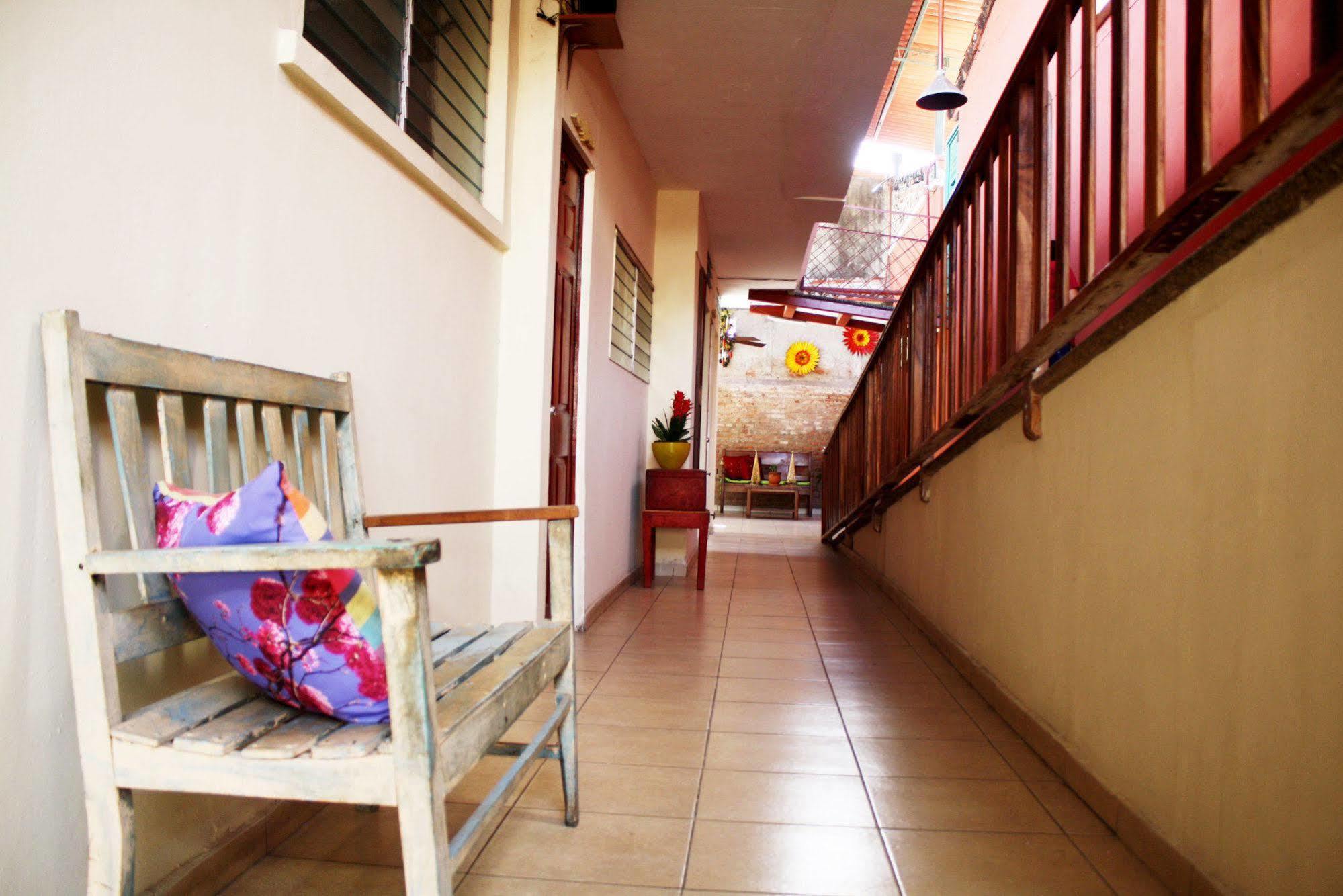 Hotel Meson De Maria Antiguo Cuscatlan Екстер'єр фото