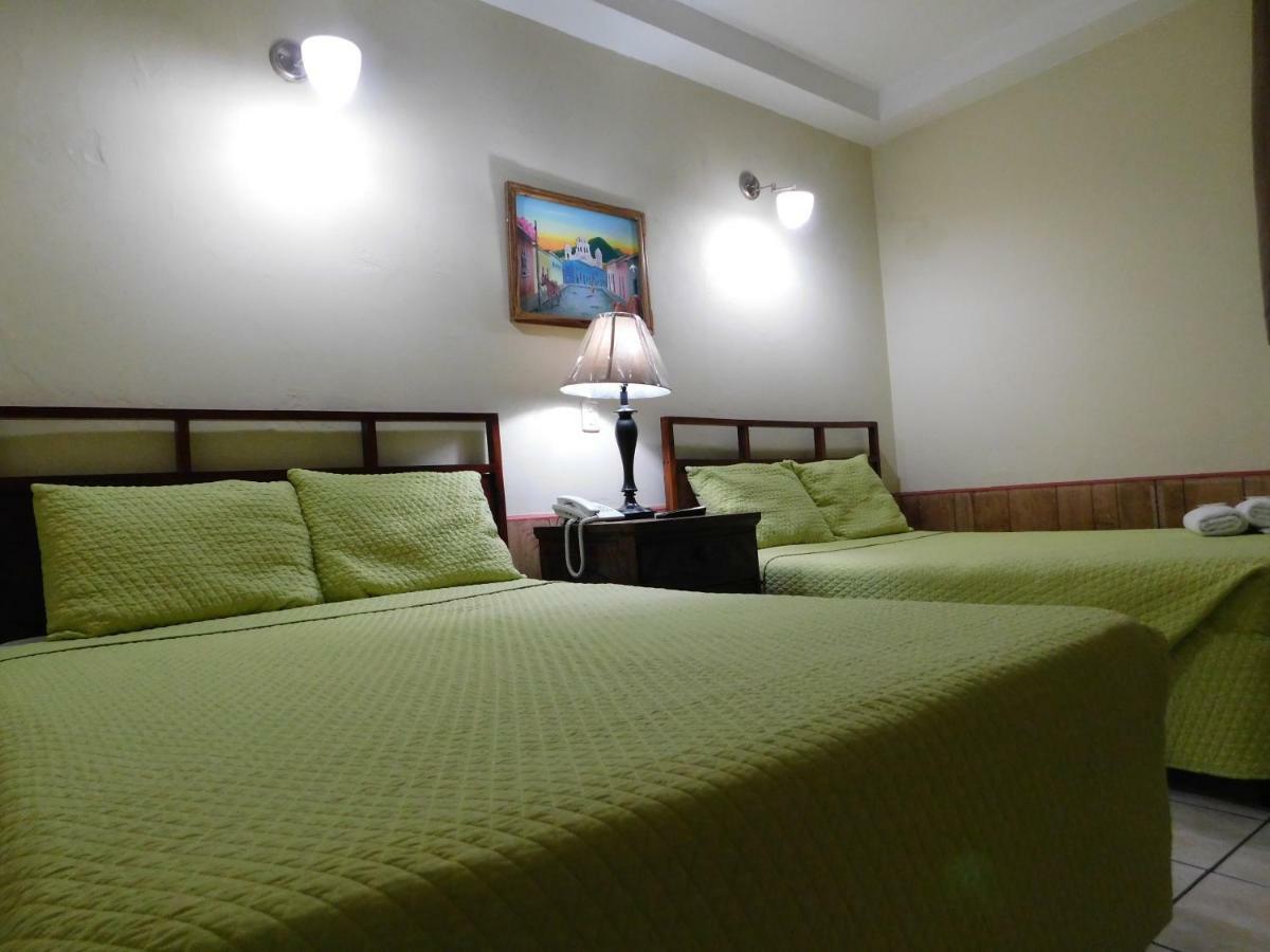 Hotel Meson De Maria Antiguo Cuscatlan Екстер'єр фото