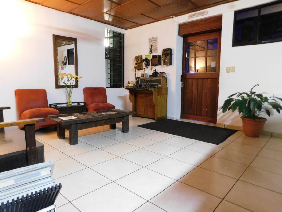Hotel Meson De Maria Antiguo Cuscatlan Екстер'єр фото